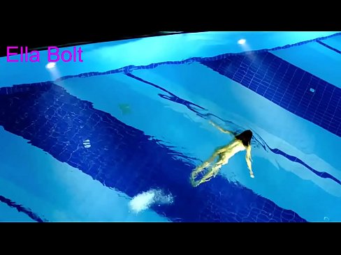 ❤️ मी पाहणे थांबवू शकत नाही, तरुण गोरा ELLA BOLT रिसॉर्ट पूलमध्ये नग्न पोहताना पकडला गेला अश्लील mr.friendmap.top